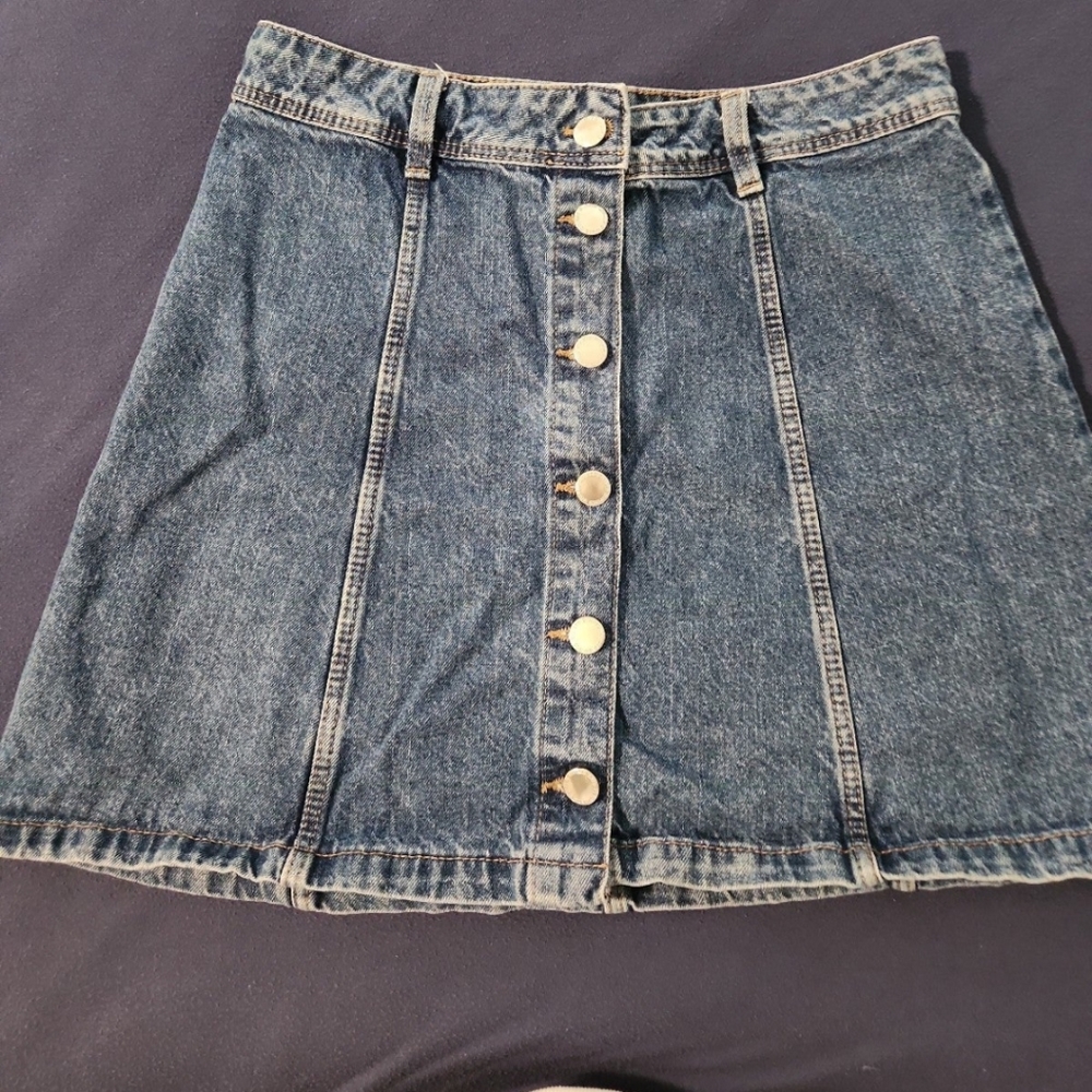 Divided Denim skirt